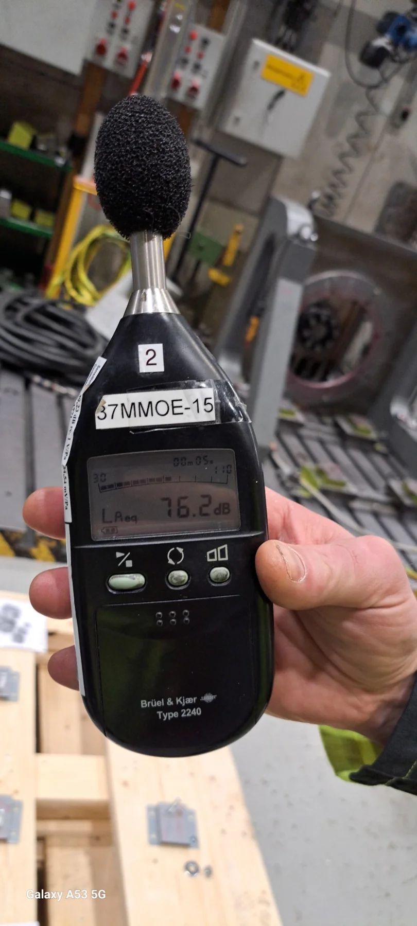 Sound level measurement during motor test