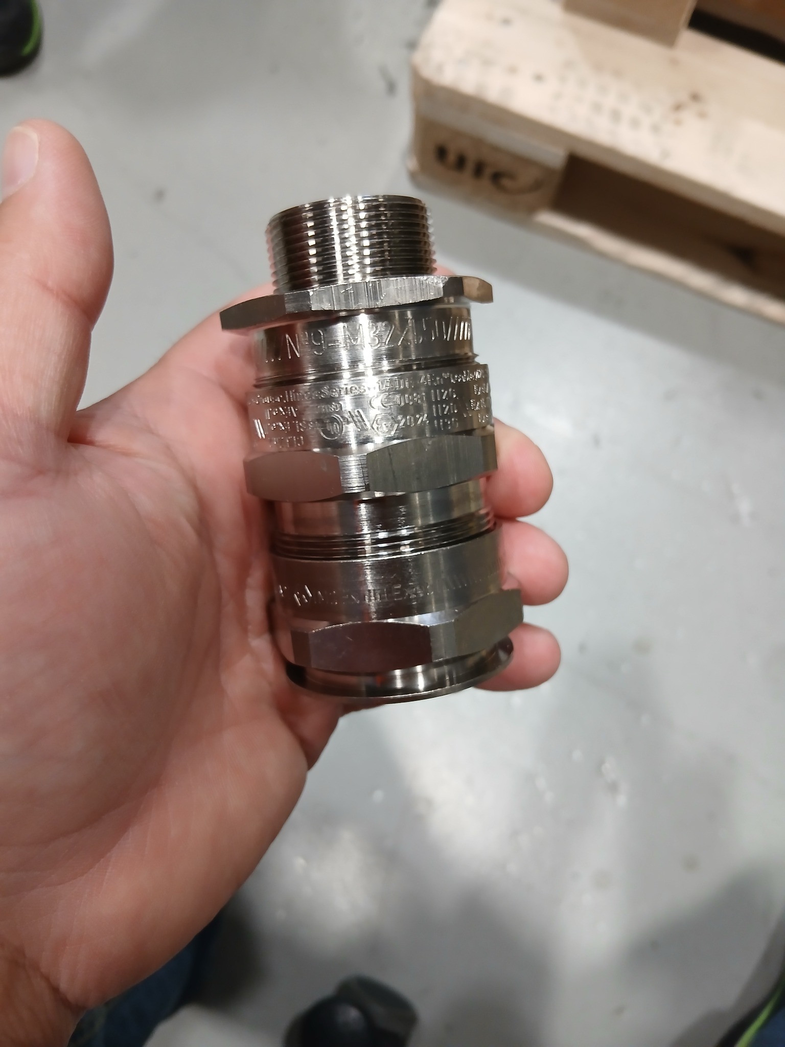 Visual identification and marking verification of an industrial threaded component during inspection